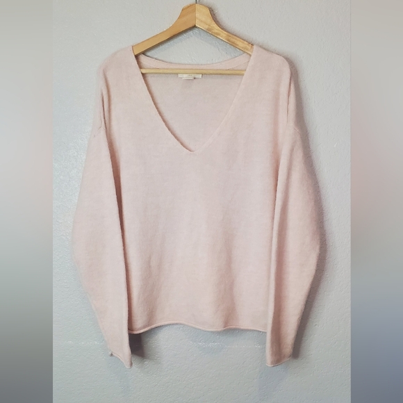 H&M L.O.G.G. Wool Blend Light Pink Oversized V-Neck Soft Knit Sweater Size Small - Picture 1 of 6